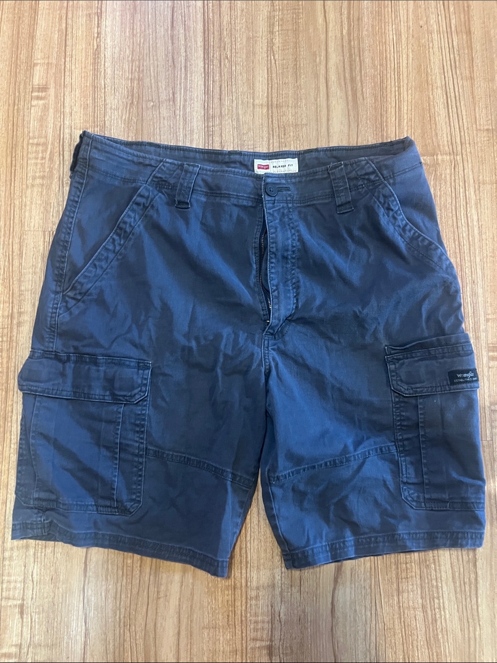 Wrangler Men's 36 Dark Blue Cargo Shorts
